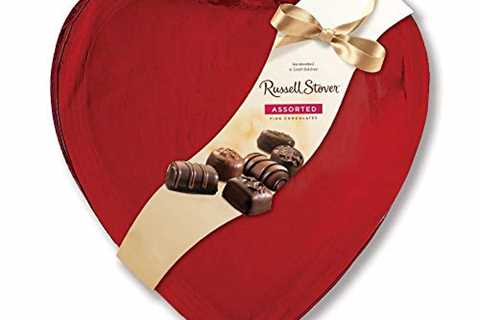 Russell Stover Red Foil Heart Box of Valentines Assorted Chocolates, 20 Ounce (35 Pieces)