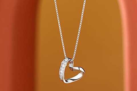 2023 New Heart Necklace for Women Simple Fashion Rhinestones Jewelry Valentine’s Day Gift for Her