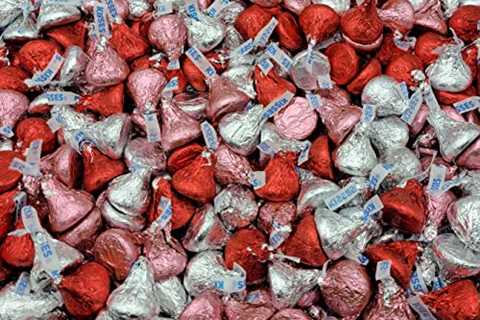 Hershey’s Valentine’s Day Kisses Milk Chocolate Candy – Pink, Red and Silver Valentine’s Day Foils..