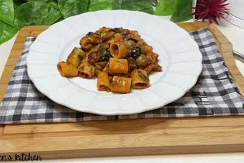 (PASTA PUTTANESCA) One of the BEST Italian dishes #cooking #italianfood #ytshorts #easyrecipe#dinner