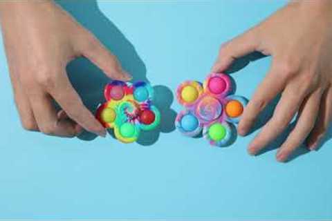 SCIONE 24 Pcs Party Gifts for Kids LED Fidget Spinners Bulk