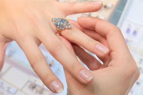 How To Choose The Best Diamond Shape for Your Finger