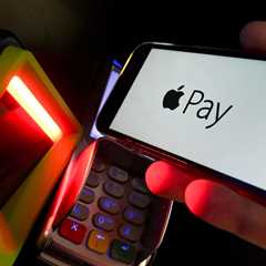 Apple Pay Crashes Hard, Leaving Shoppers Stranded at Checkout