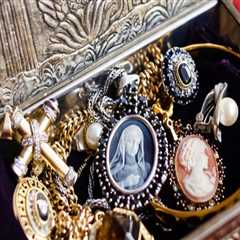 Unlocking the Value of Vintage Jewelry